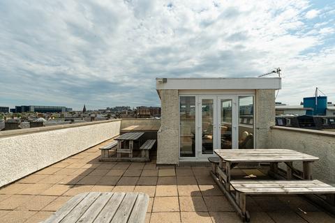 45/17 Caledonian Crescent, Edinburgh, EH11 2AQ
