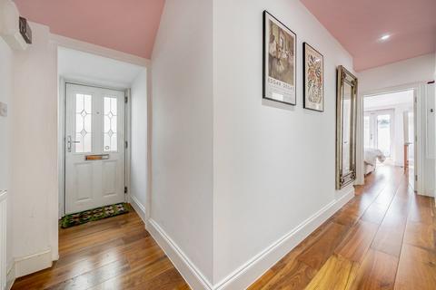 Flat A, 21 Queens Road, Beckenham, BR3 4JN