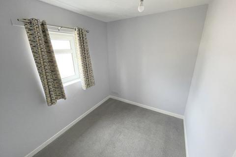 2 bedroom flat to rent, Main Road, Springside KA11