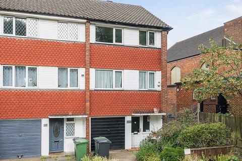 3 bedroom end of terrace house for sale, Burnt Ash Road, Lee