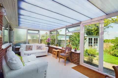 2 bedroom bungalow for sale, Treemaines Road, Eastbourne