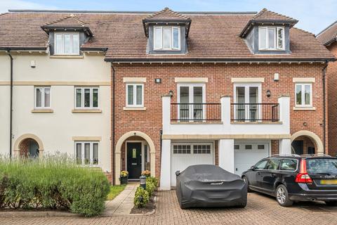 4 bedroom terraced house for sale, Goodacre Close, Weybridge, KT13