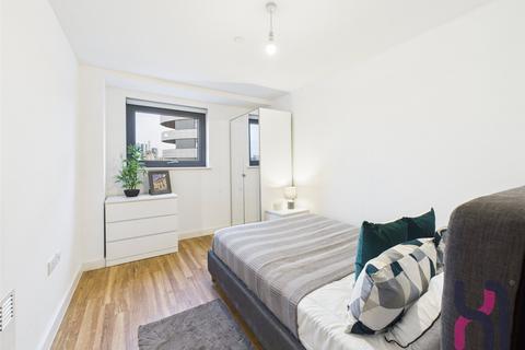 2 bedroom flat to rent, Manchester Waters, 3 Pomona Strand, Old Trafford, M16