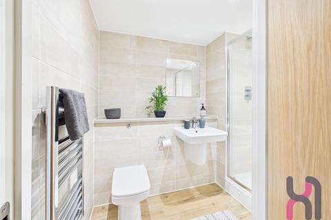 2 bedroom flat to rent, Manchester Waters, 3 Pomona Strand, Old Trafford, M16