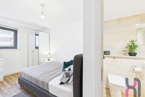 2 bedroom flat to rent, Manchester Waters, 3 Pomona Strand, Old Trafford, M16