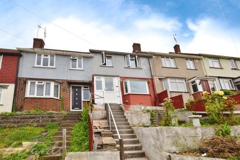 3 bedroom terraced house to rent, Dagmar Road Chatham ME4