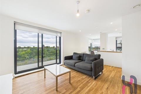 2 bedroom flat to rent, Manchester Waters, 3 Pomona Strand, Old Trafford, M16