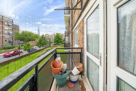 2 bedroom apartment for sale, St. Saviours Estate, London