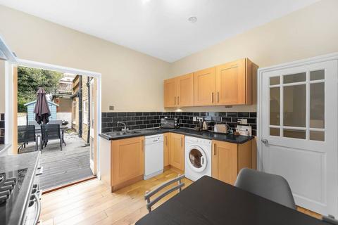 2 bedroom flat to rent, Tennyson Street, Diamond Conservation Area, London, SW8