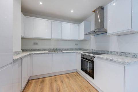2 bedroom flat to rent, Wrencote House, Croydon, London, CR0