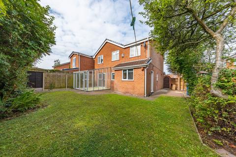 4 bedroom detached house for sale, Suffolk Close, Woolston, WA1