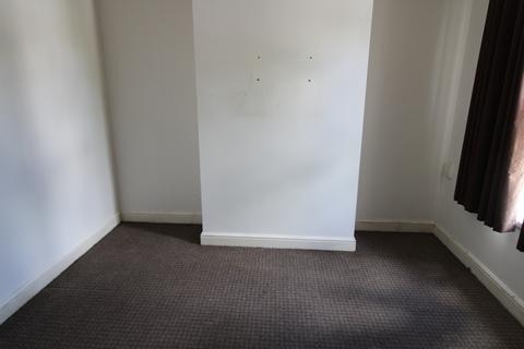 3 bedroom terraced house to rent, Darlaston Road, Pelsall, Walsall WS2