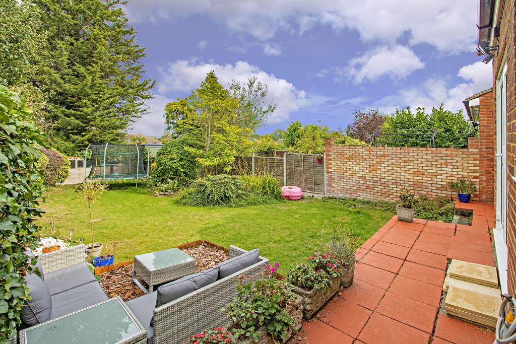 Enfield EN2 3 bed semidetached house for sale £785,000