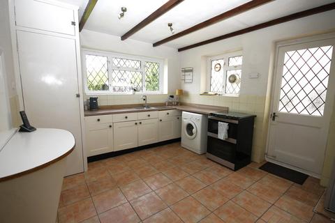 2 bedroom bungalow for sale, Elmers End Road, Beckenham, BR3