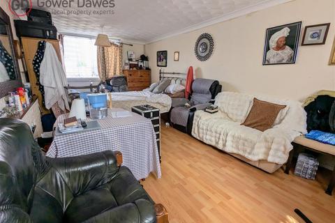 3 bedroom end of terrace house for sale, Alexandra Close, Chadwell St.Mary