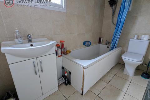3 bedroom end of terrace house for sale, Alexandra Close, Chadwell St.Mary