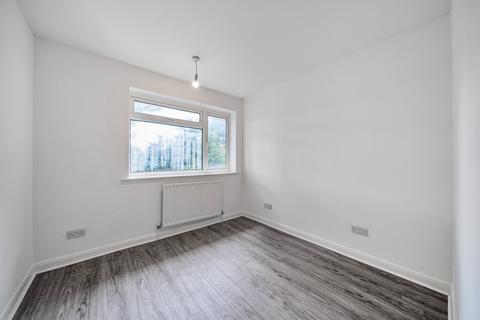 34 Crossways Road, Mitcham, CR4 1DQ