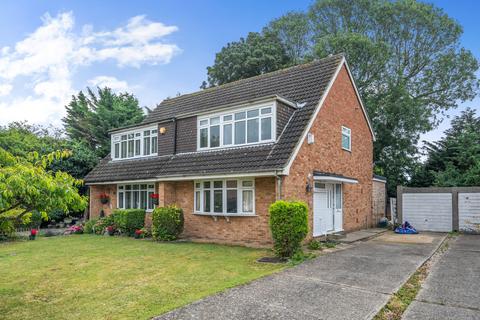 34 Crossways Road, Mitcham, CR4 1DQ