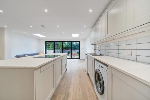 34 Crossways Road, Mitcham, CR4 1DQ