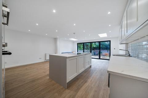 34 Crossways Road, Mitcham, CR4 1DQ