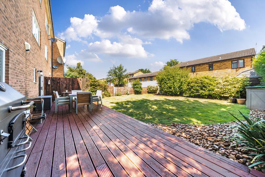 Rear Decked Garden