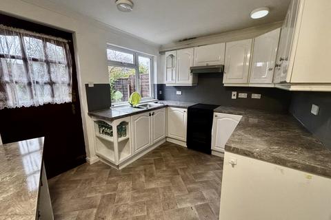 3 bedroom semi-detached house to rent, St Nicolas Road, Nuneaton CV11