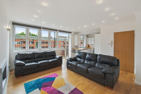 3 bedroom flat to rent, Mingarry Street, Flat 2/2, North Kelvinside, Glasgow, G20 8NS