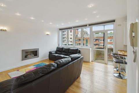 3 bedroom flat to rent, Mingarry Street, Flat 2/2, North Kelvinside, Glasgow, G20 8NS