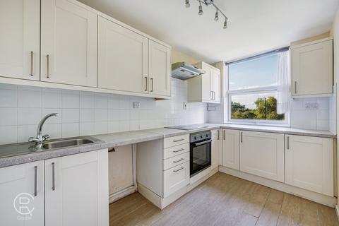 2 bedroom flat for sale, Riverside Close, London, W7