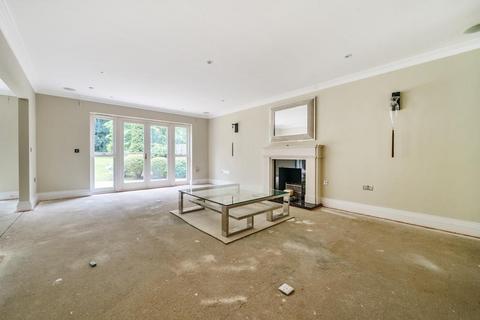 25 Llanvair Close, Ascot, SL5 9HX