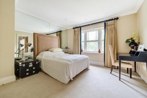 25 Llanvair Close, Ascot, SL5 9HX