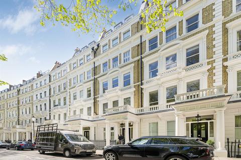 1 bedroom ground floor flat to rent, Courtfield Gardens, SW5