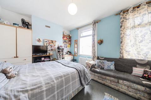 3 bedroom house for sale, Salehurst Road, Brockley, London