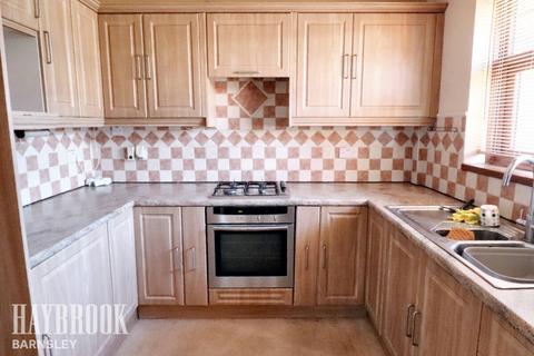 19 Alperton Close, Barnsley, S71 5LB