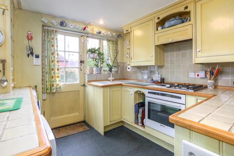 4 bedroom semi-detached house for sale, Dippenhall Street, Crondall, Farnham, Surrey, GU10