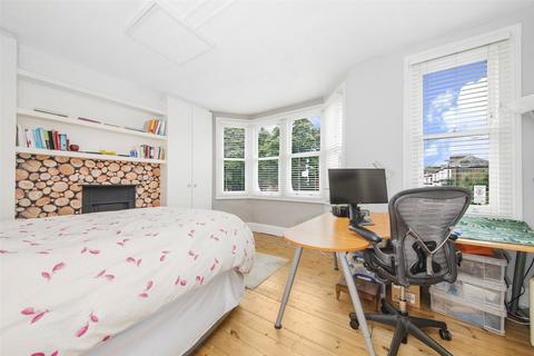 15 Wallbutton Road, London, SE4 2NX