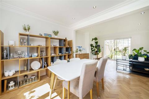 8 Meretone Close, London, SE4 2HF
