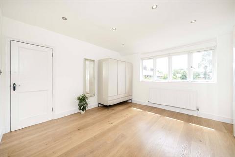 8 Meretone Close, London, SE4 2HF
