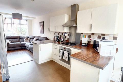 4 bedroom townhouse for sale, Beadle Way, Gunthorpe