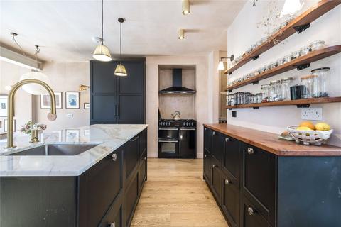 21a Howson Road, London, SE4 2AL