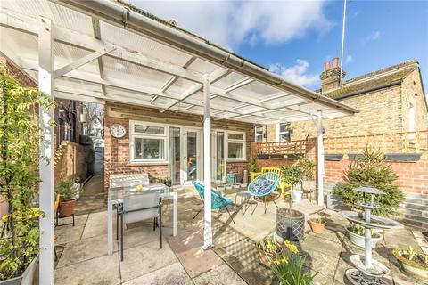 103 Elliscombe Road, London, SE7 7PD