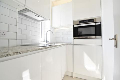 Studio to rent, Chelsea Cloisters, Sloane Avenue, London, SW3