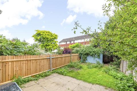 4 Buckden Close, London, SE12 8AB