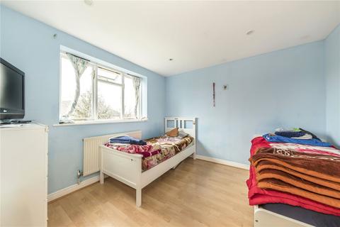 3 bedroom detached house for sale, Kingsholm Gardens, Eltham SE9