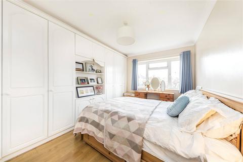 45 Alnwick Road, London, SE12 9BY