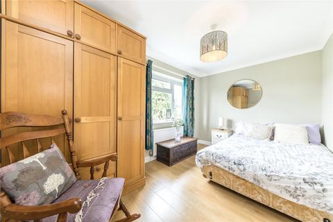 45 Alnwick Road, London, SE12 9BY