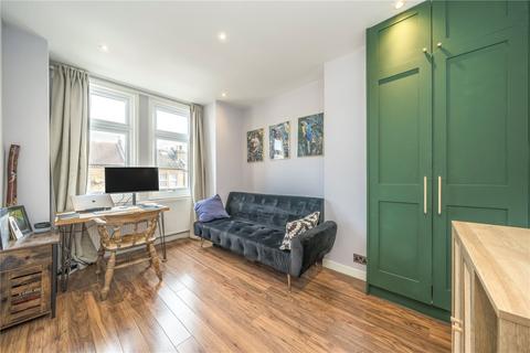 3 bedroom apartment for sale, Elthruda Road, Hither Green SE13