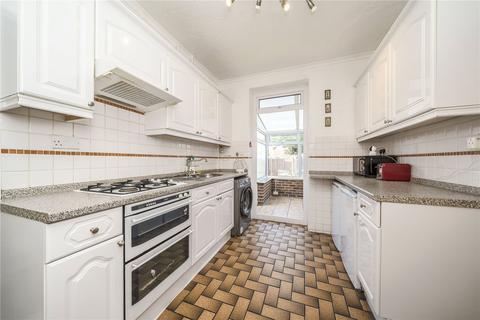 25 Alnwick Road, London, SE12 9BY