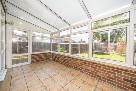 25 Alnwick Road, London, SE12 9BY