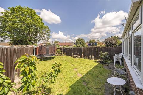 25 Alnwick Road, London, SE12 9BY